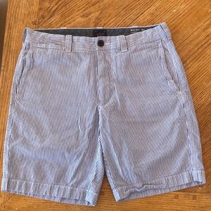 J.Crew Men’s Seersucker Blue/White Shorts Size 30